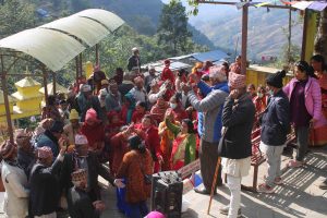 तिर्थाटनमा रमाए ज्येष्ठ नागरिक